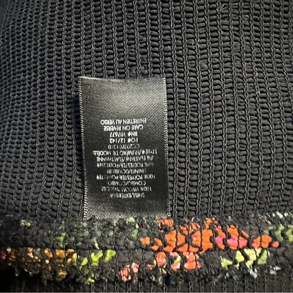 Alice and Olivia Floral Black and Red Women's Top - Picture 6 of 8